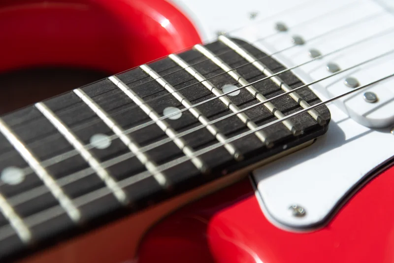 دسته گیتار الکتریک Fender Squier مدل MM Stratocaster Red