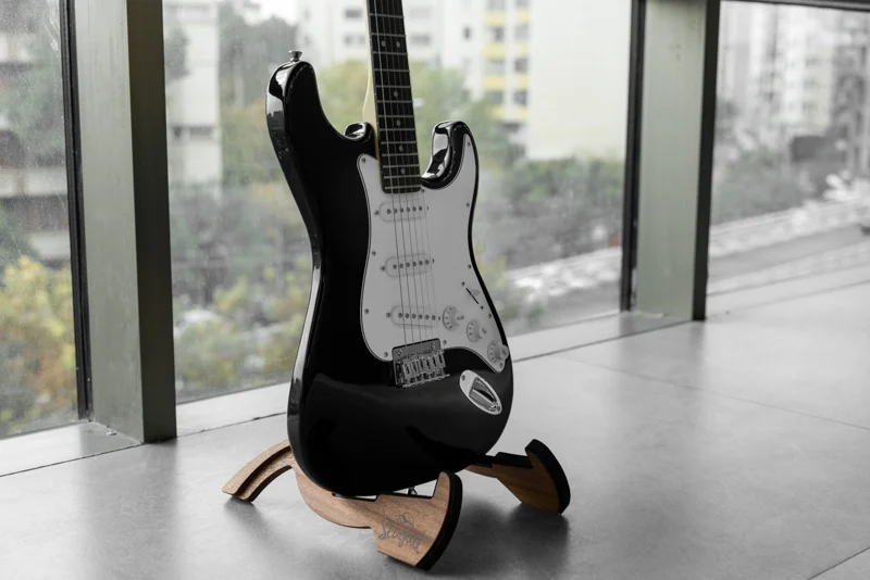 گیتار الکتریک Fender Squier مدل MM Stratocaster Black