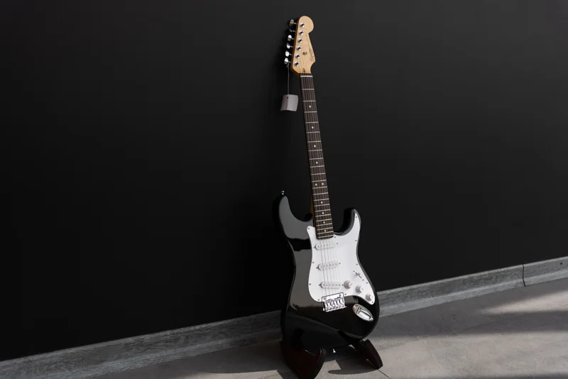گیتار الکتریک Fender Squier مدل MM Stratocaster Black