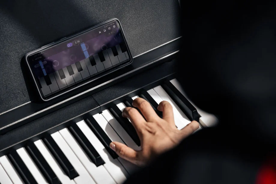 اتصال پیانو دیجیتال تاشو Anysen مدل BX-20 ‌BK به اپلیکیشن آموزش پیانو POPiano