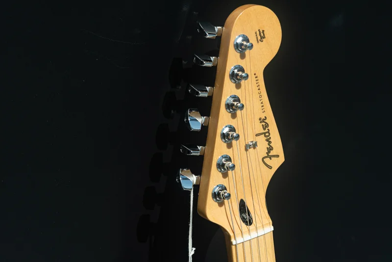 گیتار Fender Player Stratocaster HSS برای چه کسانی مناسب است؟