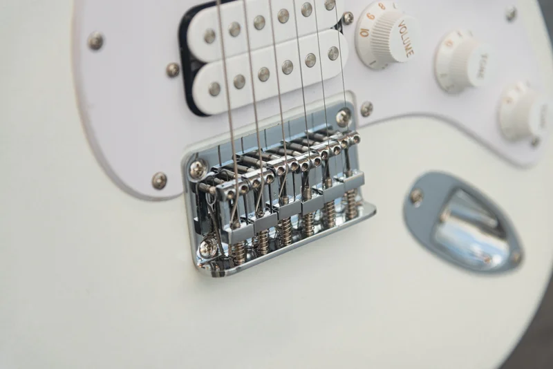 بریج ثابت گیتار اسکوایر Bullet Stratocaster HT HSS