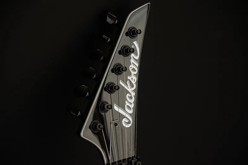 گیتار الکتریک Jackson مدل X Series Soloist™ SLX DX Manalishi Green برای چه کسی مناسب است؟