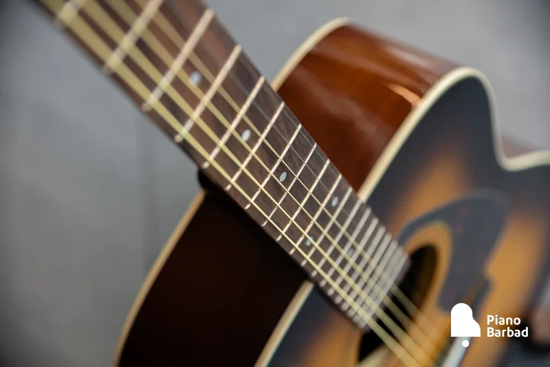 فینگربورد Rosewood: راحتی نوازندگی و صدای غنی