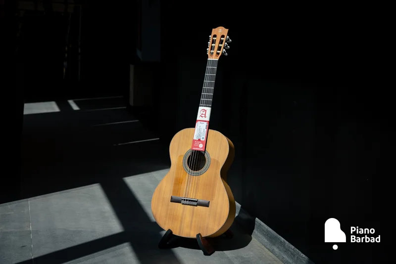 گیتار الحمبرا مدل Alhambra 2F: ایدهآل برای گیتاریستهای مبتدی فلامنکو