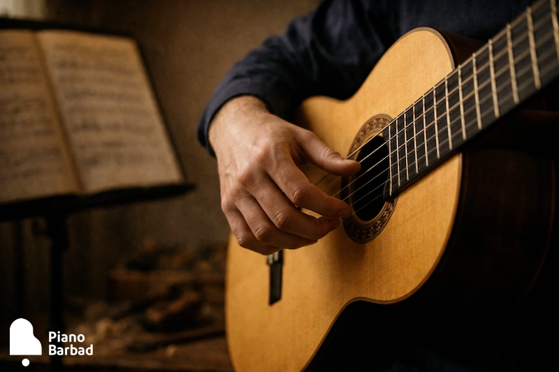 تصویر نزدیک از گیتار کلاسیک - پیانو باربد