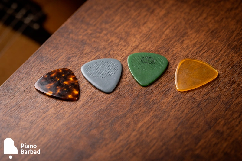 انواع جنس پیک گیتار - پیانو باربد